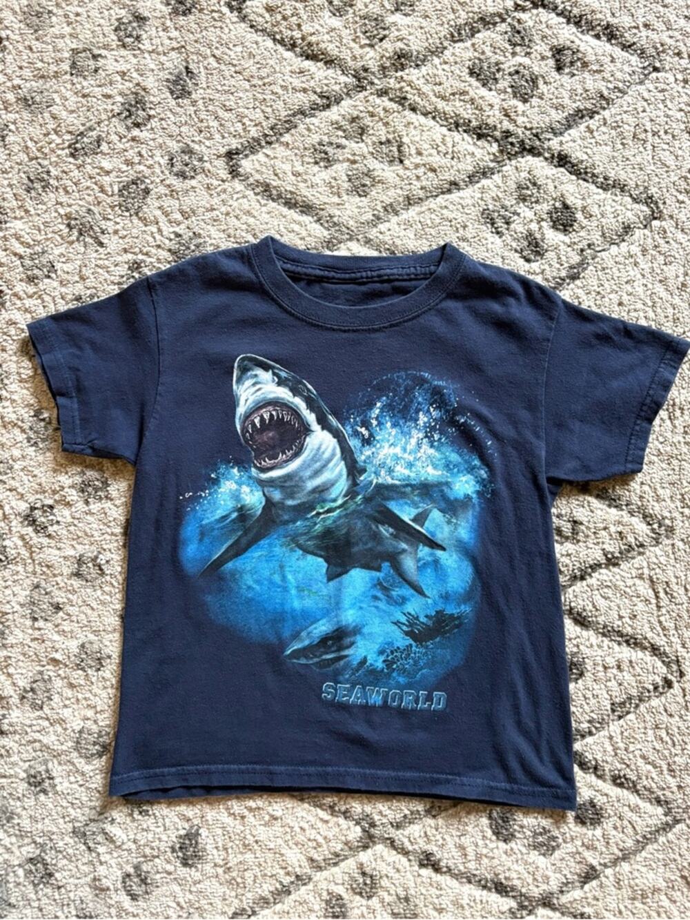 Seaworld shark tourist tshirt